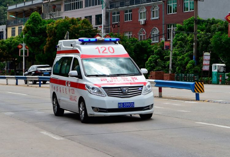 Çində tuneldə partlayış: 4 nəfər ölüb, 9 nəfər yaralanıb