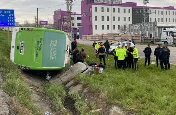 Samsunda avtobus aşıb, 9-u şagird olmaqla 11 nəfər yaralanıb