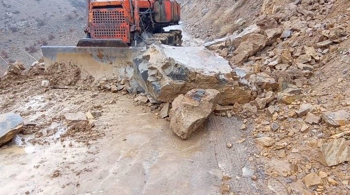 Ordubadda qaya uçqunu olub<font color=red> - FOTOLAR</font>