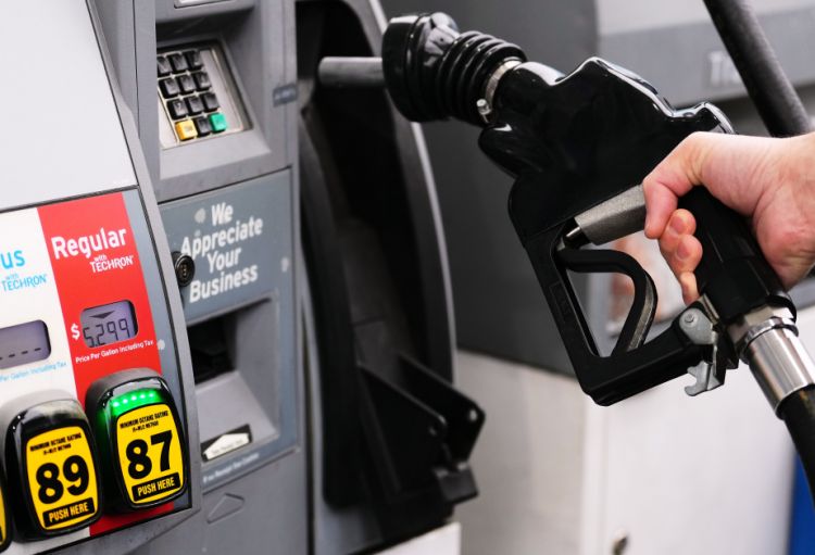 ABŞ-də benzin 4 dollar bahalaşıb