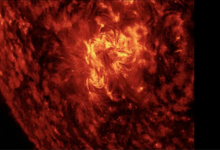 Günəşdən gələn plazma buludu aprelin 1-də Yerə toxuna bilər