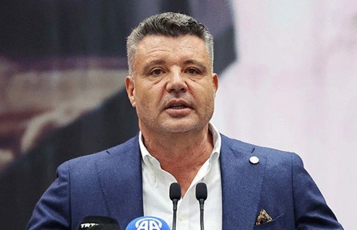 "Fənərbağça"nın prezidenti Sadettin Saran İstanbulda yol qəzasına düşüb