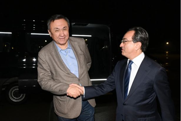 Kubanıçbek Ömüralıyev Azərbaycana səfərə gəlib