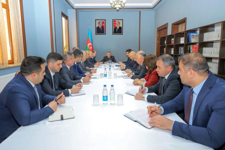 Ali Məclisin komitə iclasında hökumətin hesabatı müzakirə olunub