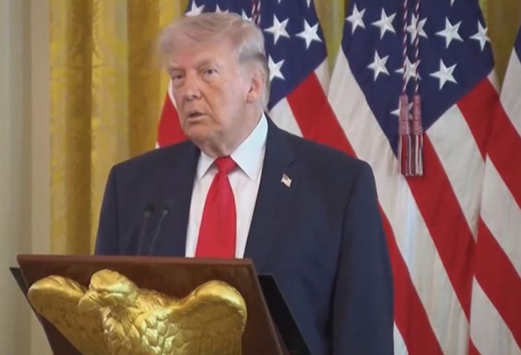 Donald Tramp Kir Starmeri yenidən tənqid edib