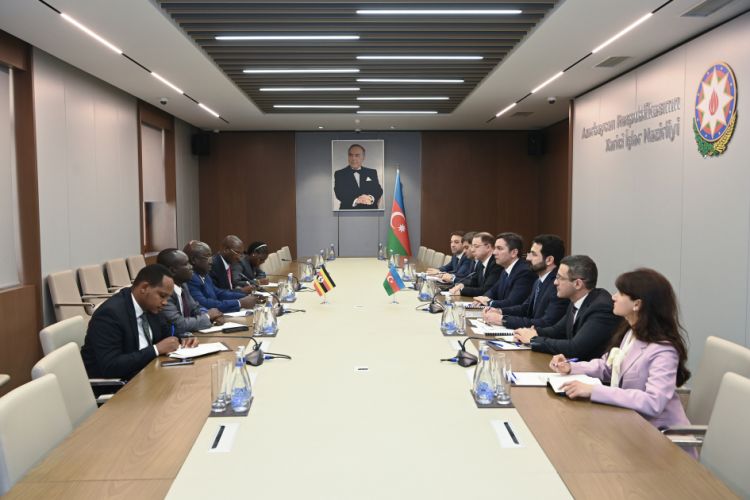 Uqanda ilə müxtəlif sahələrdə əməkdaşlıq imkanları nəzərdən keçirilir<font color=red> - FOTOLAR</font>