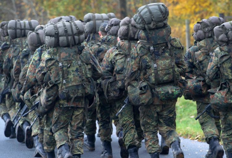 Almaniyada kişilərin ölkədən çıxışına yeni məhdudiyyət: Bundesverdən icazə tələb olunacaq