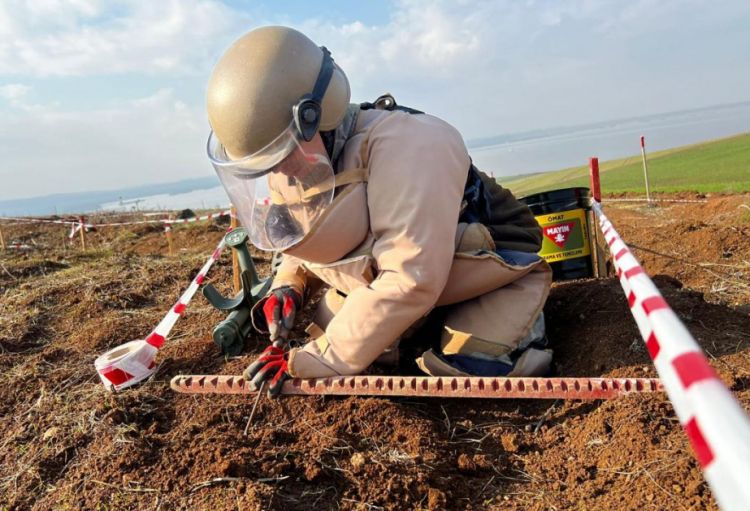 Türkiyənin İğdır və digər vilayətlərində humanitar minatəmizləmə işləri davam edir