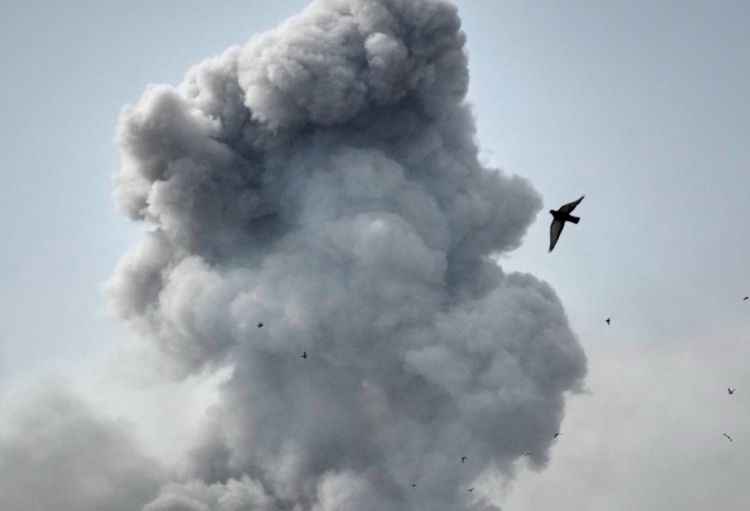 İranda neft-kimya kompleksinə hava hücumu nəticəsində 5 nəfər ölüb