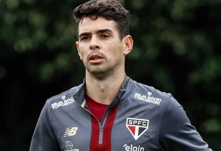 Tanınmış futbolçu karyerasını bitirir