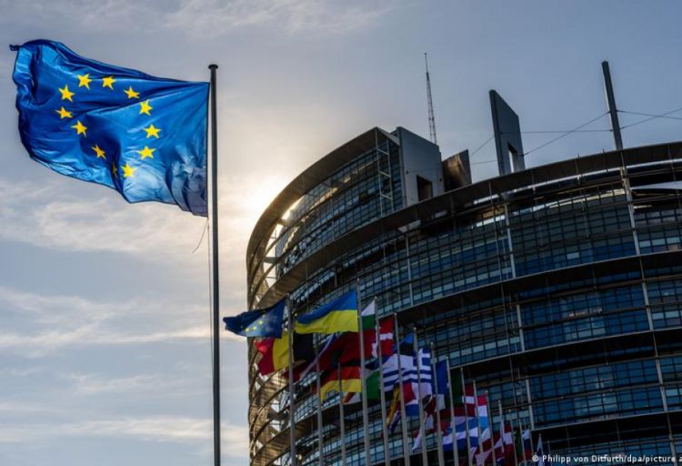 Media: Aİ-yə üzv ölkələrə büdcə böhranı təhlükəsi ilə bağlı xəbərdarlıq edilib