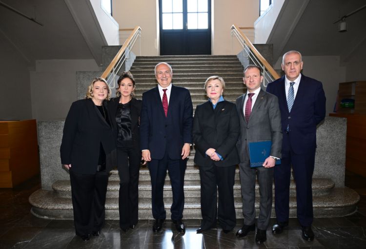 Azərbaycanın birinci xanımı Mehriban Əliyeva Tbilisidə Gürcüstan Milli Muzeyində olub<font color=red> - FOTOLAR</font>