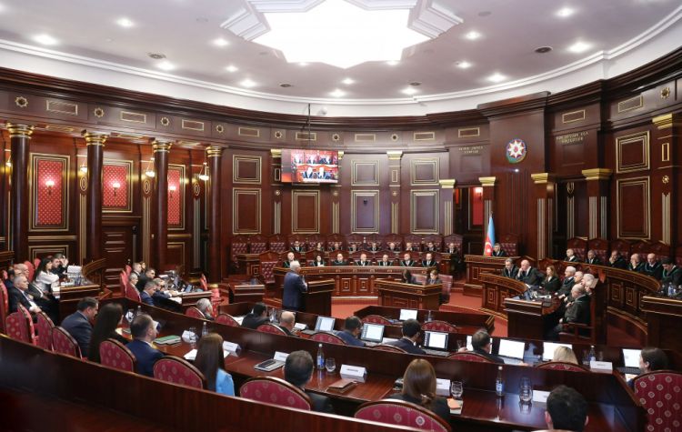 Ali Məhkəmə Plenumunun növbəti iclası olub<font color=red> - FOTOLAR</font>