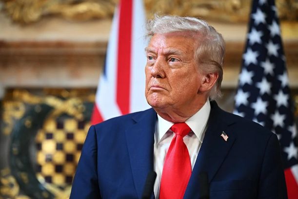 Tramp Yaxın Şərq üçün “qızıl dövr” vəd edib