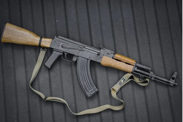 Ötən gün qanunsuz saxlanılan 4 avtomat, 1 pulemyot tapılıb