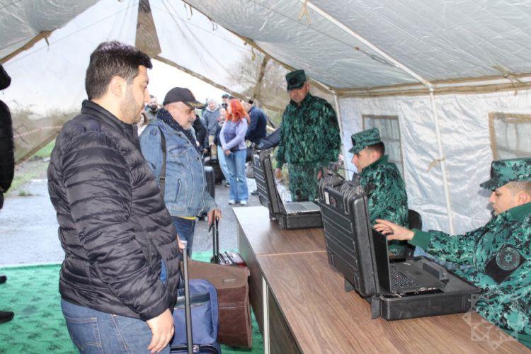 Ermənistanın vətəndaş cəmiyyətinin nümayəndələri “Sülh Körpüsü” Təşəbbüsü çərçivəsində Azərbaycana gəliblər<font color=red> - FOTOLAR</font>