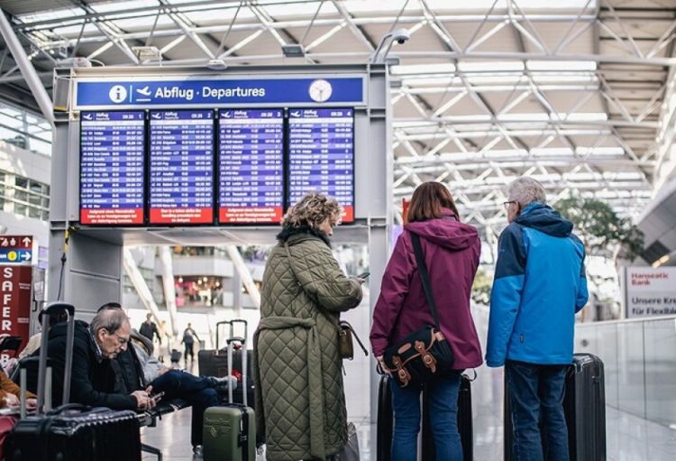 “Lufthansa” təyyarə bələdçilərinin tətili Almaniyanın hava limanlarında gərginlik yaradıb