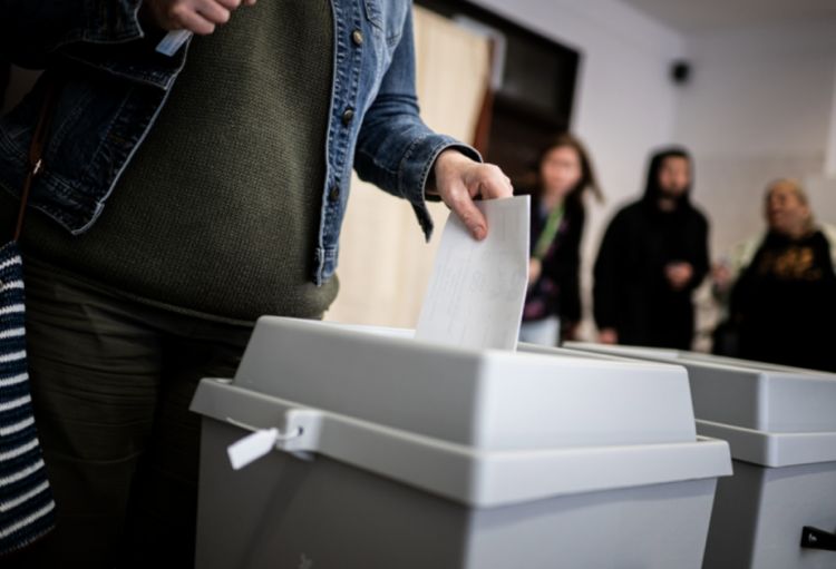 Macarıstanda seçkilər vətəndaşların rekord səviyyədə səfərbərliyi şəraitində keçirilir