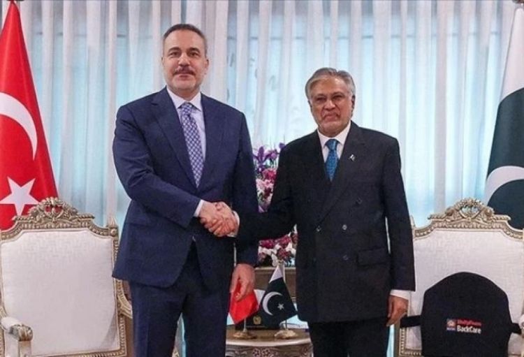 Türkiyənin və Pakistanın xarici işlər nazirləri arasında telefon danışığı olub