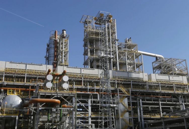 Qazaxıstan Qaraçaqanakda qaz emalı zavodunun tikintisini sürətləndirir