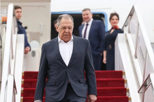 Sergey Lavrov Çində səfərdədir