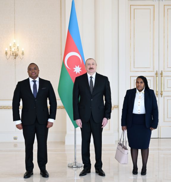Prezident İlham Əliyev Esvatininin Azərbaycanda yeni təyin olunmuş səfirini qəbul edib <font color='red'> - YENİLƏNİB</font><font color=red> - FOTOLAR</font>