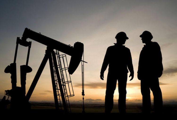 OPEC və OPEC+ üzrə gündəlik neft hasilatı 9,3 milyon barrel geriləyib