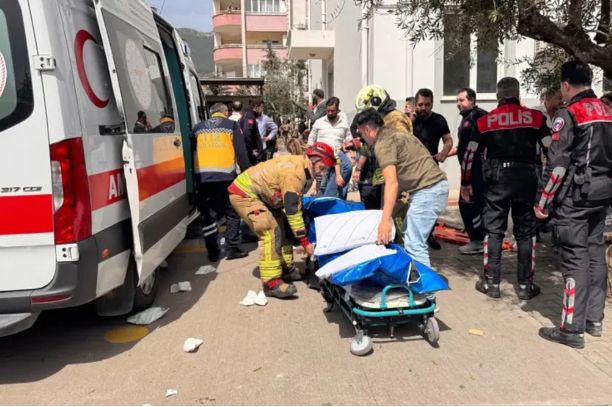 Türkiyədə məktəbdə 4 nəfərin həyatına qəsd edib özünü də öldürən şagirdin atası saxlanılıb<font color='red'> - YENİLƏNİB</font>