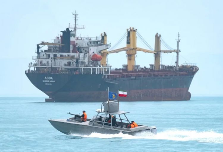 İran Qırmızı dənizi, körfəzləri bağlamaqla hədələyib