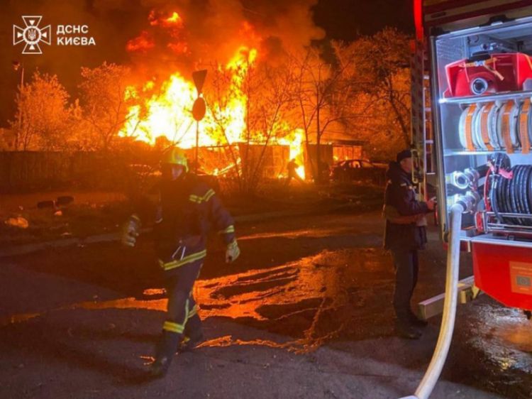 Kiyevə hava hücumunda ölənlərin sayı 5-ə çatıb, 21 nəfər isə yaralanıb <font color='red'> - YENİLƏNİB</font><font color=red> - FOTOLAR</font>