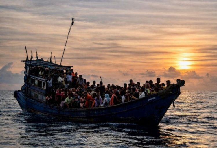 Hind okeanında gəmi qəzası: 250 miqrant itkin düşüb