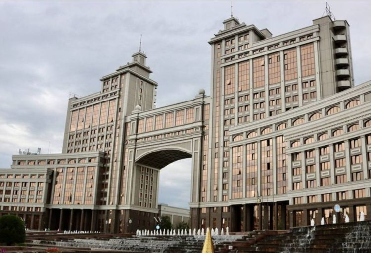 Qazaxıstan neft məhsullarının ixracına qoyulan qadağanı uzadır