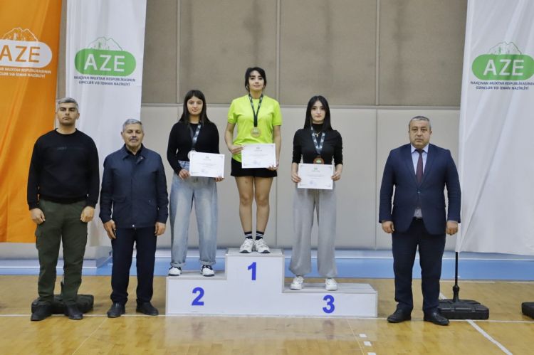 Naxçıvanda tələbələr arasında badminton yarışı keçirilib <font color=red> - FOTOLAR</font>