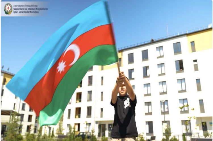 Doğma yurdda xoşbəxt uşaqlıq<font color=red> - VİDEO</font>