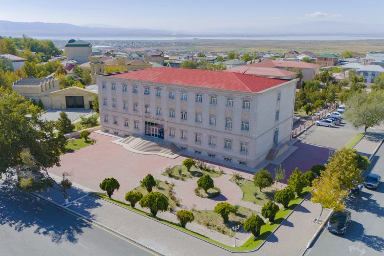 Naxçıvanda məktəblərə 4300 kompüter veriləcək