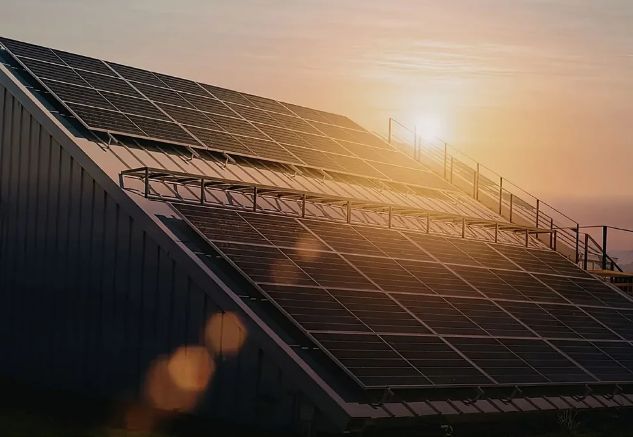 Britaniya artan qaz qiymətləri fonunda təmiz enerji inkişafını sürətləndirir