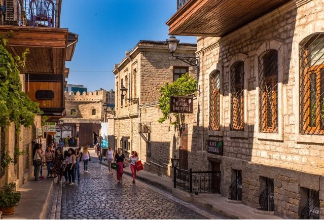 Azərbaycana turist axını 5 %-ə yaxın azalıb