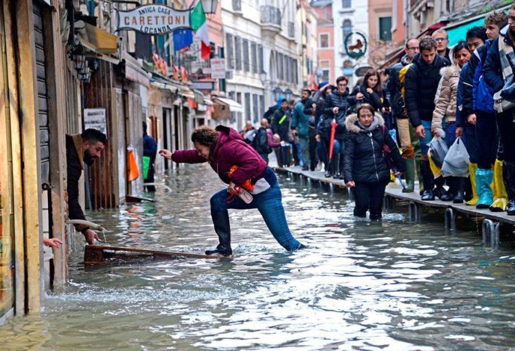 Venesiya şəhərinin subasma təhlükəsi ilə bağlı başqa yerə köçürülməsi nəzərdən keçirilir
