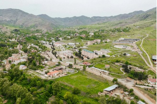 Növbəti köç karvanı Qırmızı Bazar qəsəbəsinə yola salınıb