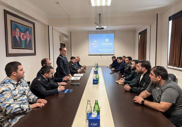 Naxçıvanda xarici ticarət iştirakçıları və gömrük təmsilçiləri ilə görüş keçirilib<font color=red> - FOTOLAR</font>