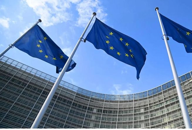 Avropa Komissiyası təmiz enerjiyə keçidi sürətləndirmək üçün yeni plan elan edib