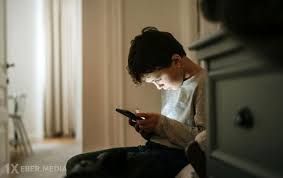 Türkiyədə 15 yaşdan kiçik uşaqların sosial şəbəkələrdən istifadəsi qadağan olunub