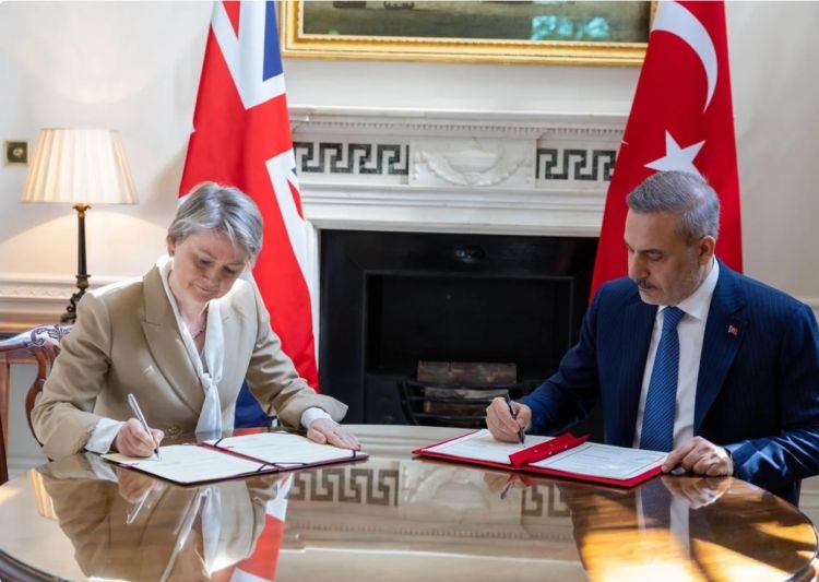 Türkiyə ilə Böyük Britaniya arasında tərəfdaşlıq haqqında sənəd imzalanıb