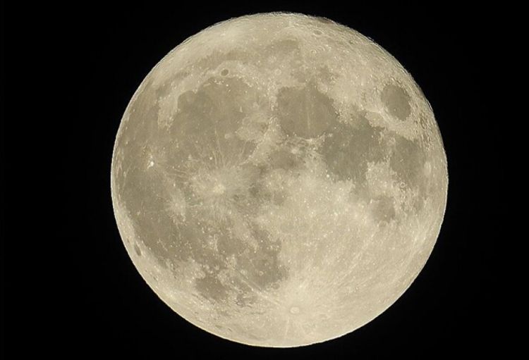 Çin Ayda iki yeni mineral kəşf edib