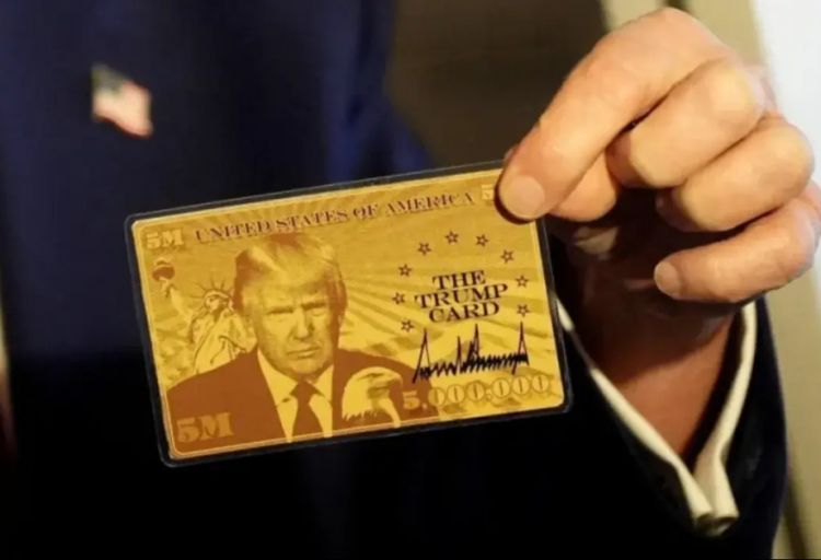 Trampın 1 milyon dollarlıq “Qızıl kartı” indiyədək yalnız bir əcnəbiyə verilib