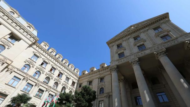 Azərbaycan XİN Ermənistanda Türkiyə bayrağının yandırılmasını pisləyib