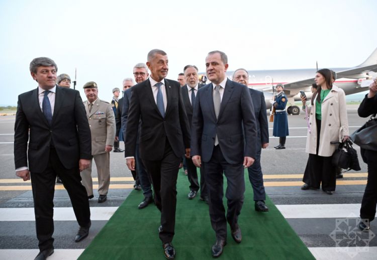 Çexiyanın Baş naziri Azərbaycana səfərə gəlib<font color=red> - FOTOLAR</font>