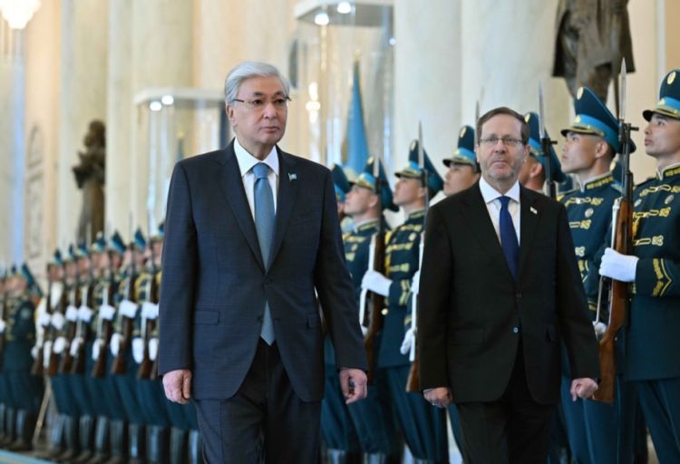 İsrail Prezidenti Astanada səfərdədir