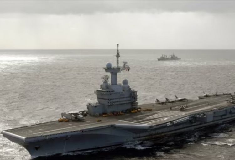 Fransaya məxsus təyyarədaşıyan gəminin freqatında izləyici cihazın aşkarlanması rezonans doğurub