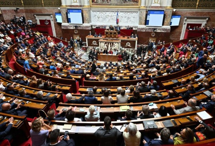 Fransada sosialist deputatlardan ibarət xüsusi komissiya ölkədə yoxsulluğun səbəblərini araşdıracaq